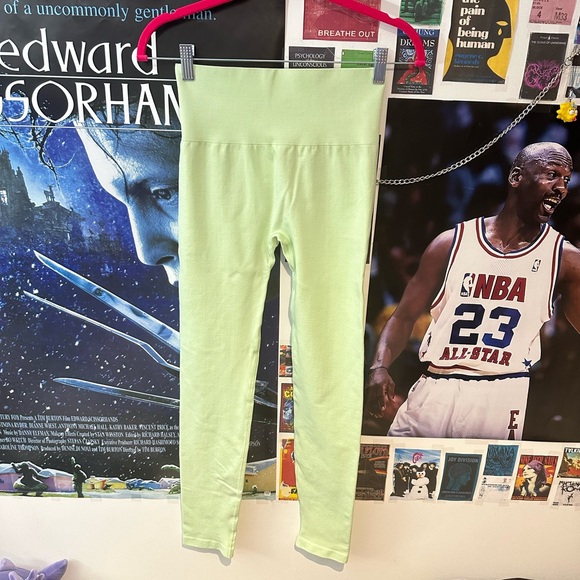 TNA ARTIZIA full length pastel lime leggings. size medium. lightly worn. - Picture 3 of 6